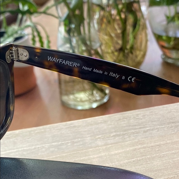 Ray-Ban Classic Wayfarer Tortoise Sunglasses - Picture 2 of 3